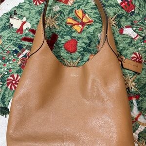 Coach Brooklyn 28 in honey brown